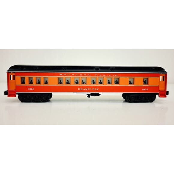 Lionel Southern Pacific Daylight "Drakes Bay" Madison Passenger Car 6-19025 - Picture 4 of 10
